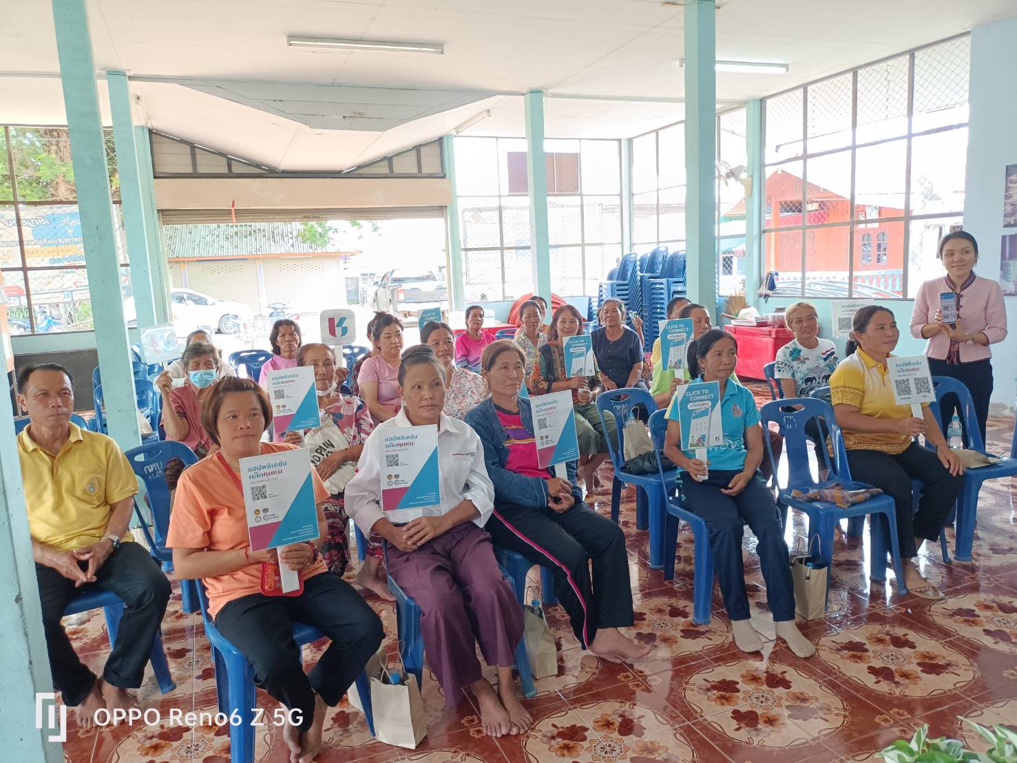 "พัฒนาพาเลาะ Click!" CDD เมืองกาฬสินธุ์ ชวนชุมชนดาวน์โหลดแอปขายของฟรี!