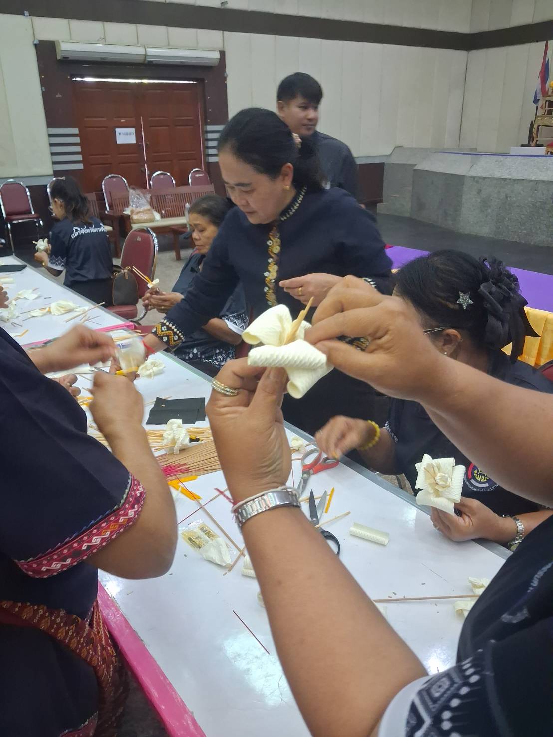 โครงการอบรมการผูกผ้าและการจับจีบผ้า แก่กลุ่มสตรี