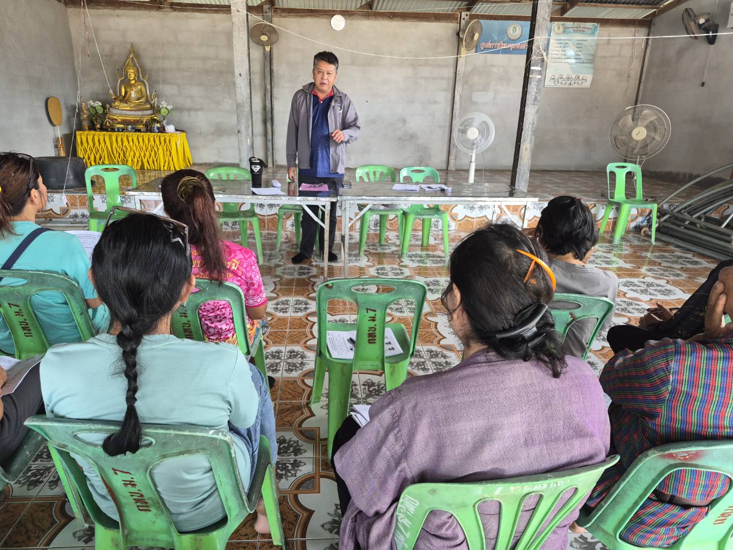 พช.เมืองกาฬสินธุ์ ลุยสร้างภูมิคุ้มกันทางการเงิน นำเทคโนโลยี ‘CDD AI’ วิเคราะห์แผนการเงินครัวเรือน ขับเคลื่อนเศรษฐกิจฐานราก ต.ขมิ้น